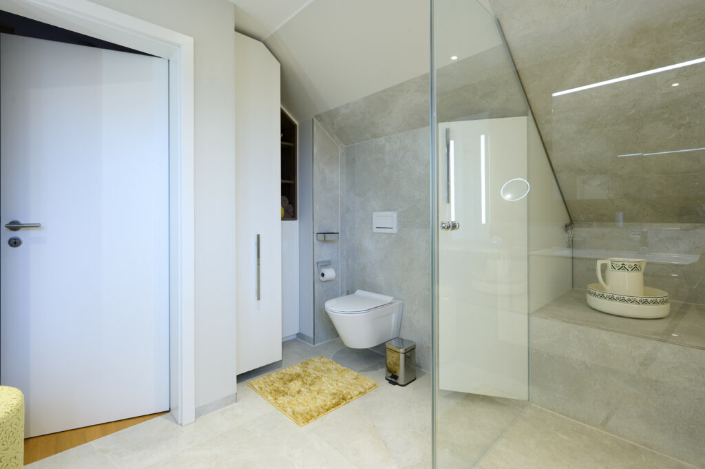 Badezimmer modern renoviert