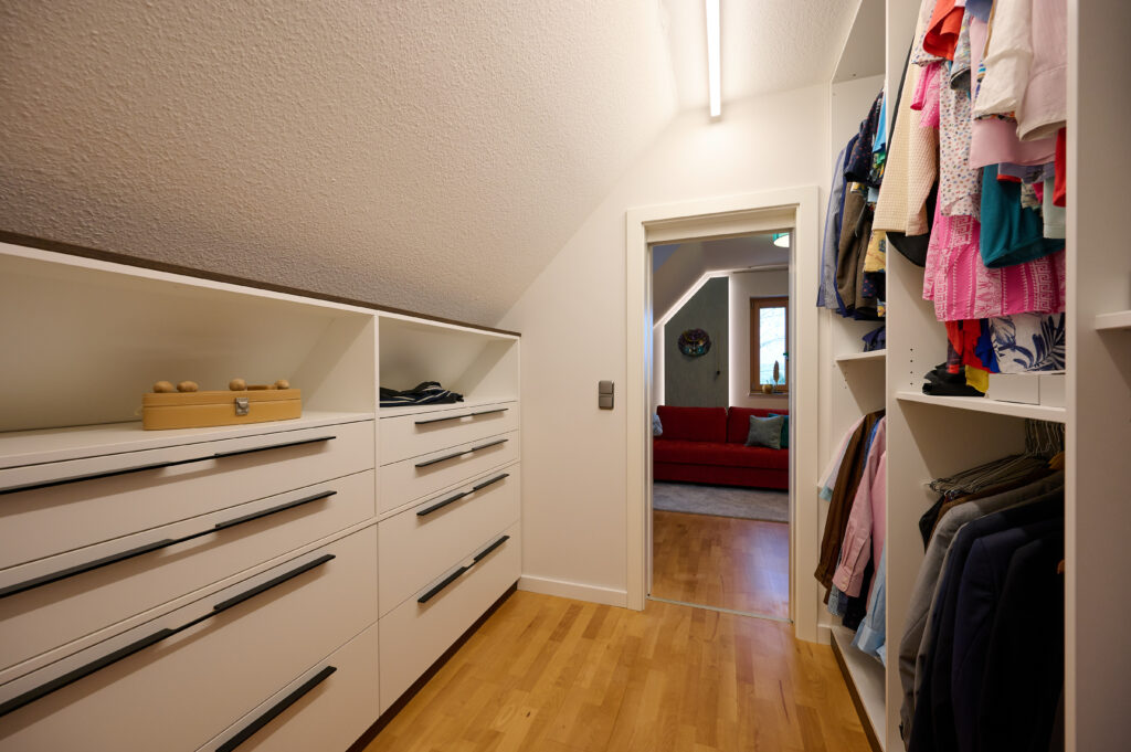 Ankleide statt Kleiderschrank, was empfiehlt der Interior Designer