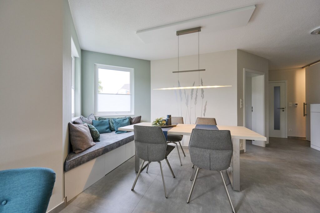 Esszimmer mit Erkerbank