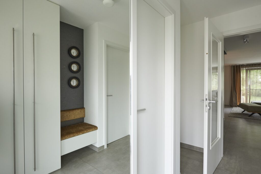 Kreative Flurideen Kreative Wandgestaltung mit Spiegeln