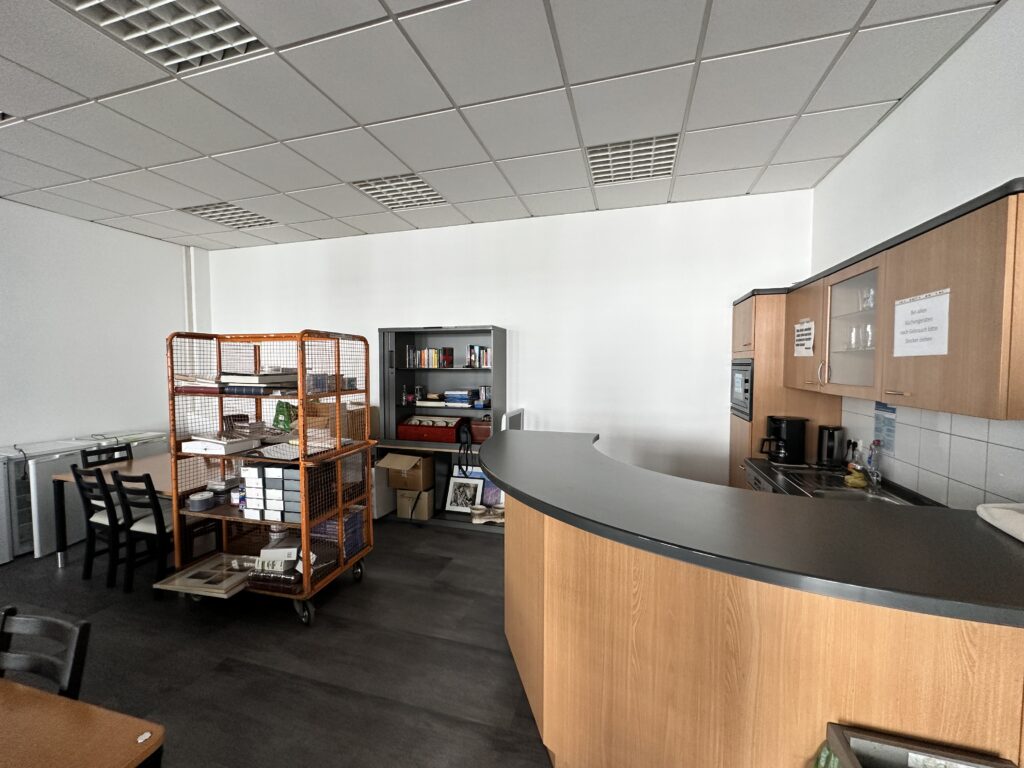 Mitarbeiter-Cafe-umgestalten.